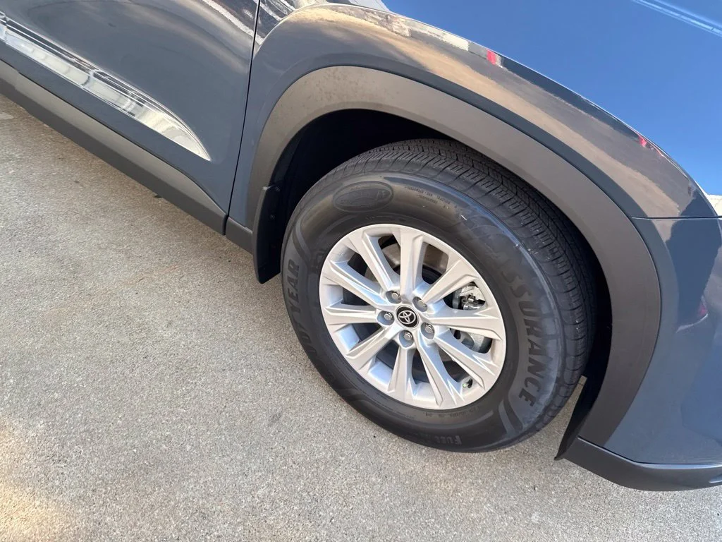 Used 2026 White Toyota XLE image 4