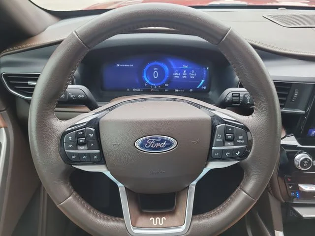 Used 2022 Red Ford King Ranch image 32