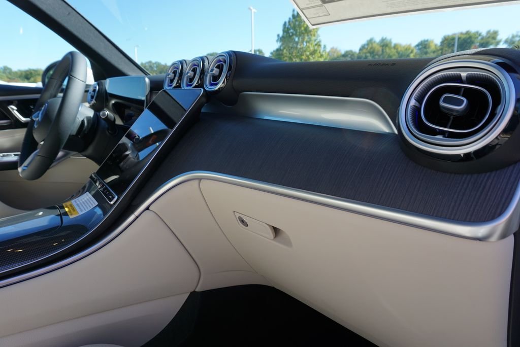 Used 2026 Polar White Mercedes-Benz GLC 300 image 62