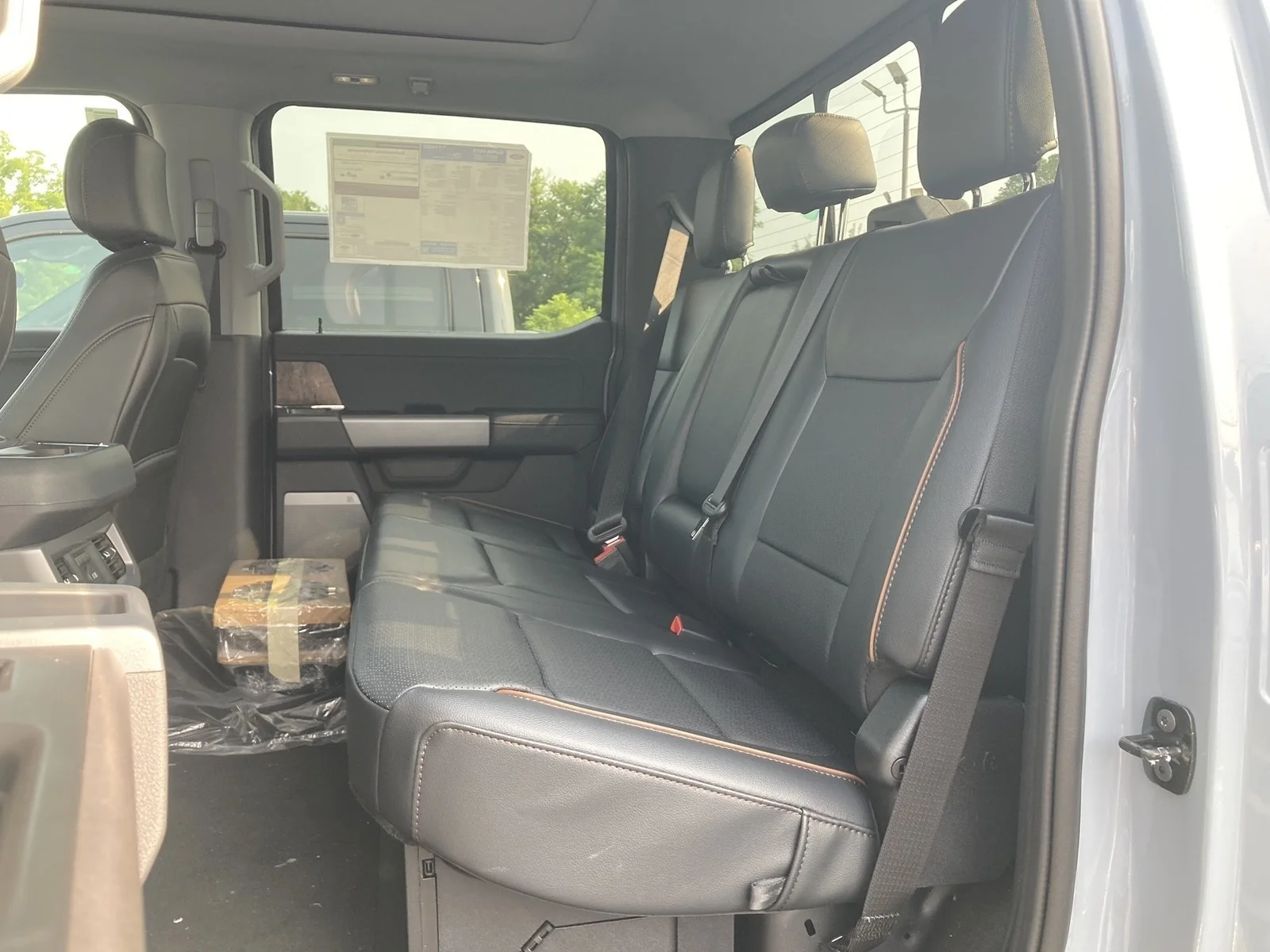 New 2026 Glacier Gray Metallic Tri-Coat Ford F-250® Lariat® image 29