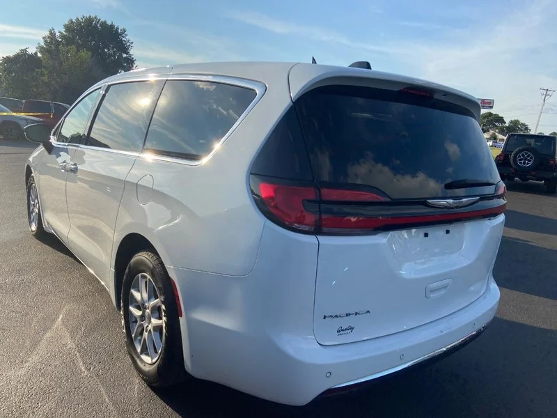 Used 2024 Bright White Clearcoat Chrysler Touring L image 4
