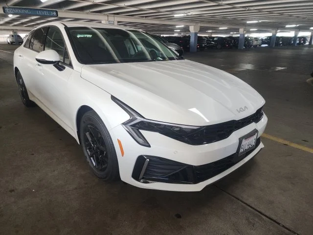 Used 2025 White Kia LXS image 1