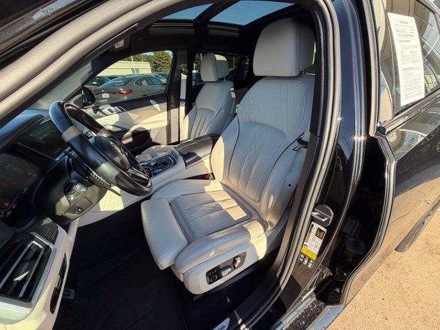 Used 2023 Black BMW M50i image 13