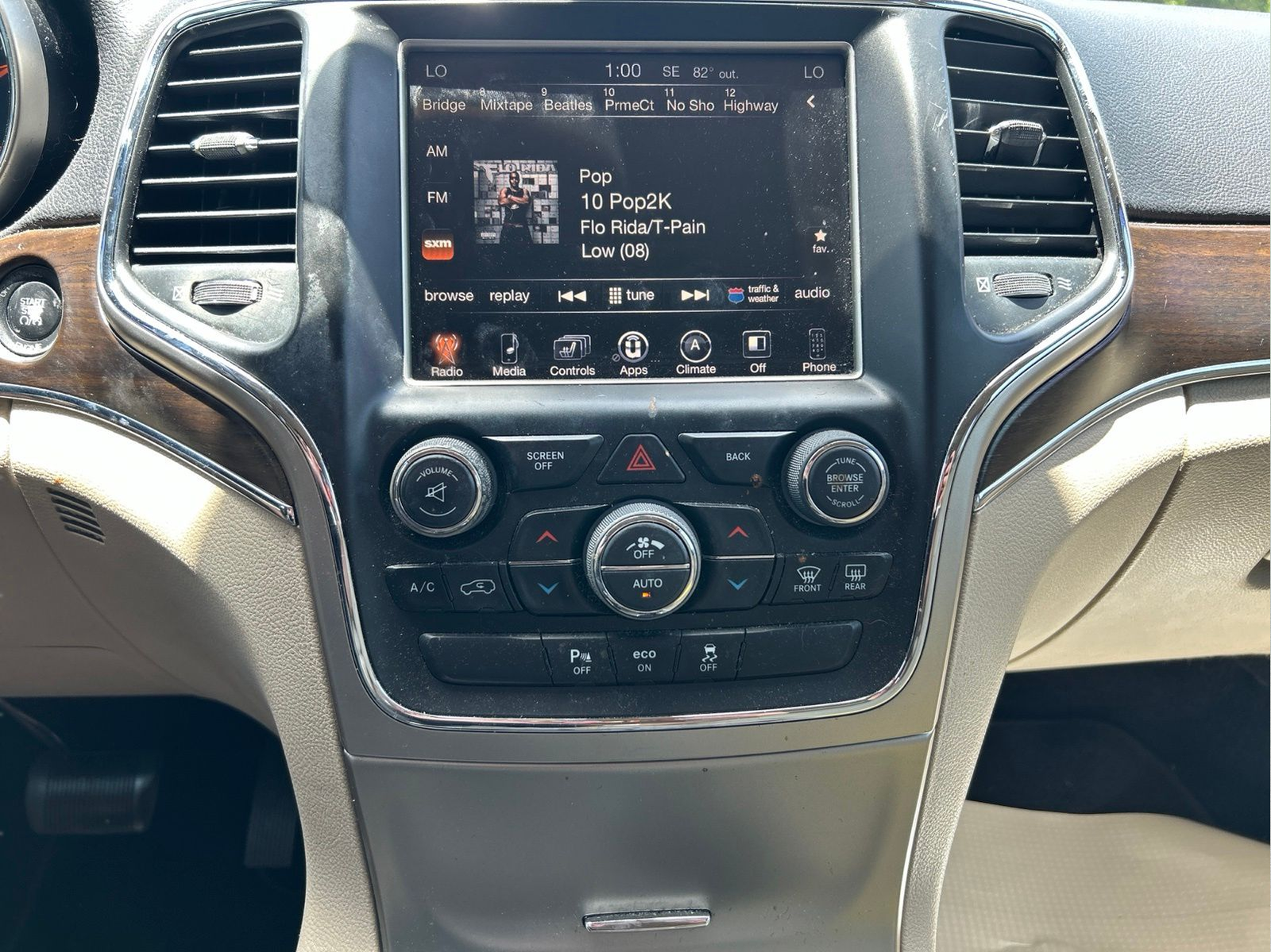 Used 2015 Black Jeep Limited image 17