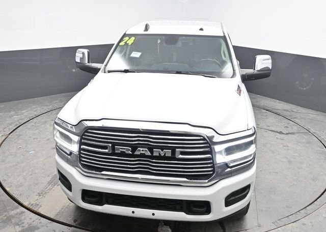 Used 2024 White Ram Laramie image 30