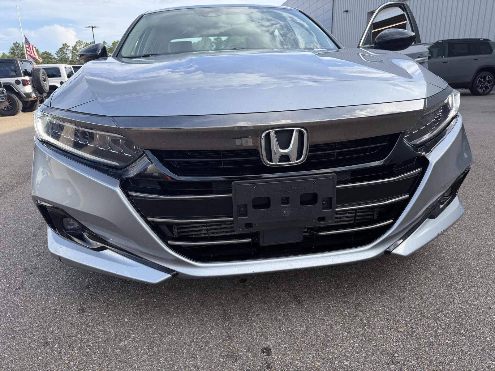 Used 2022 Lunar Silver Metallic Honda Sport Special Edition image 24
