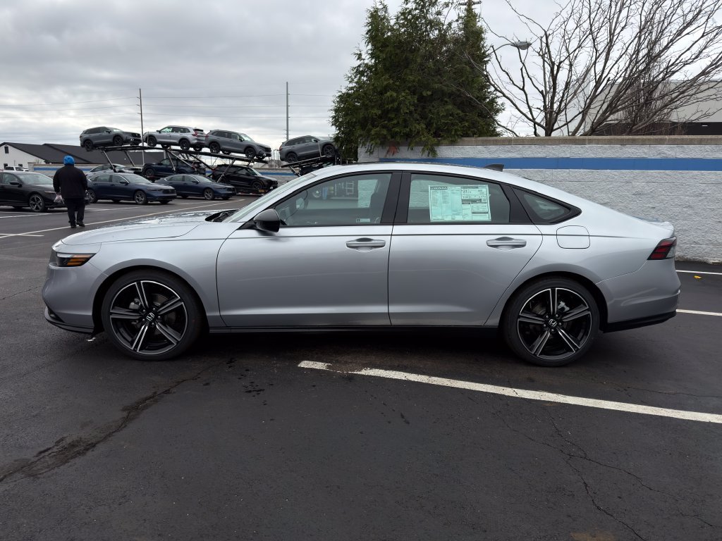 New 2026 Solar Silver Metallic Honda SE image 2