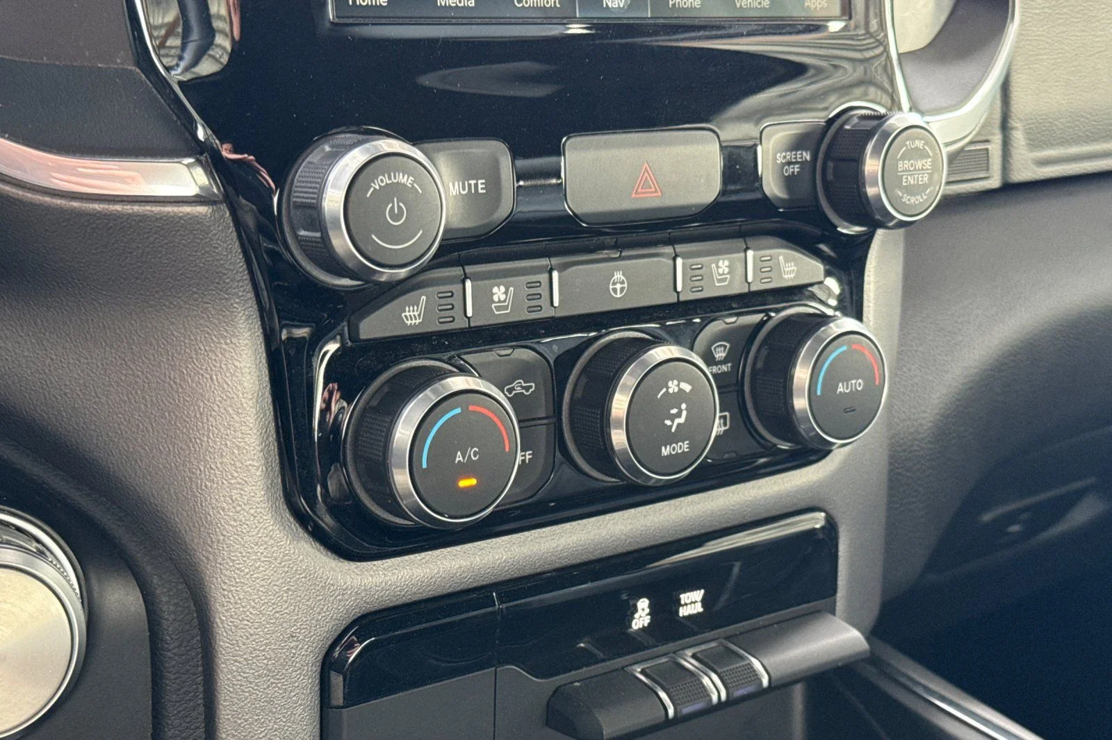 2024 RAM Ram 1500 Pickup Laramie - Photo 29
