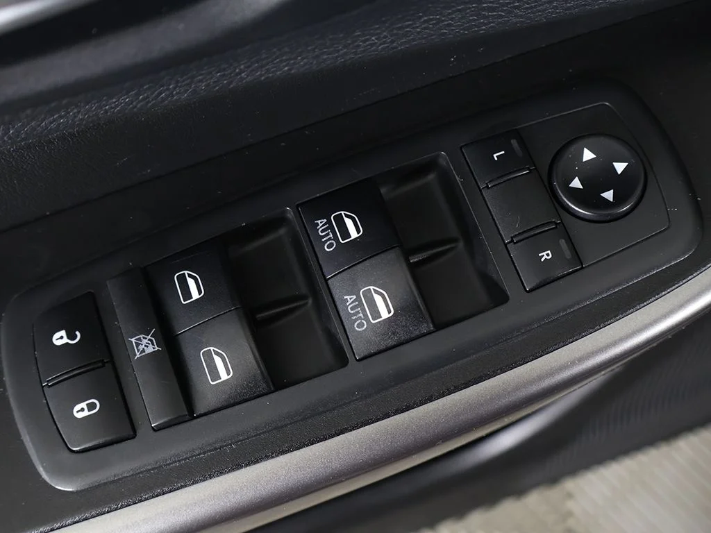 Used 2019 White Jeep Limited image 40