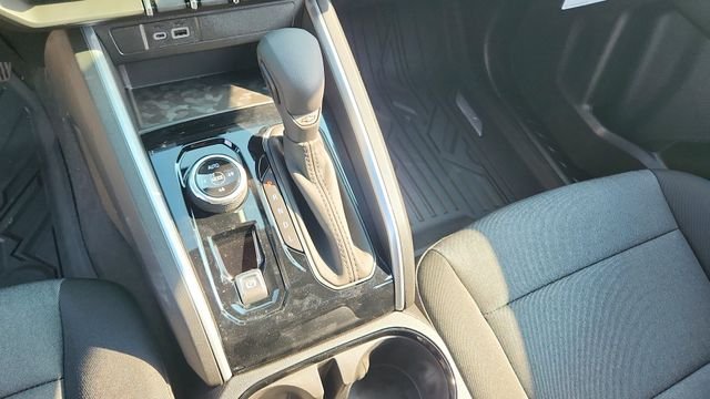 New 2026 White Chevrolet Trail Boss image 17