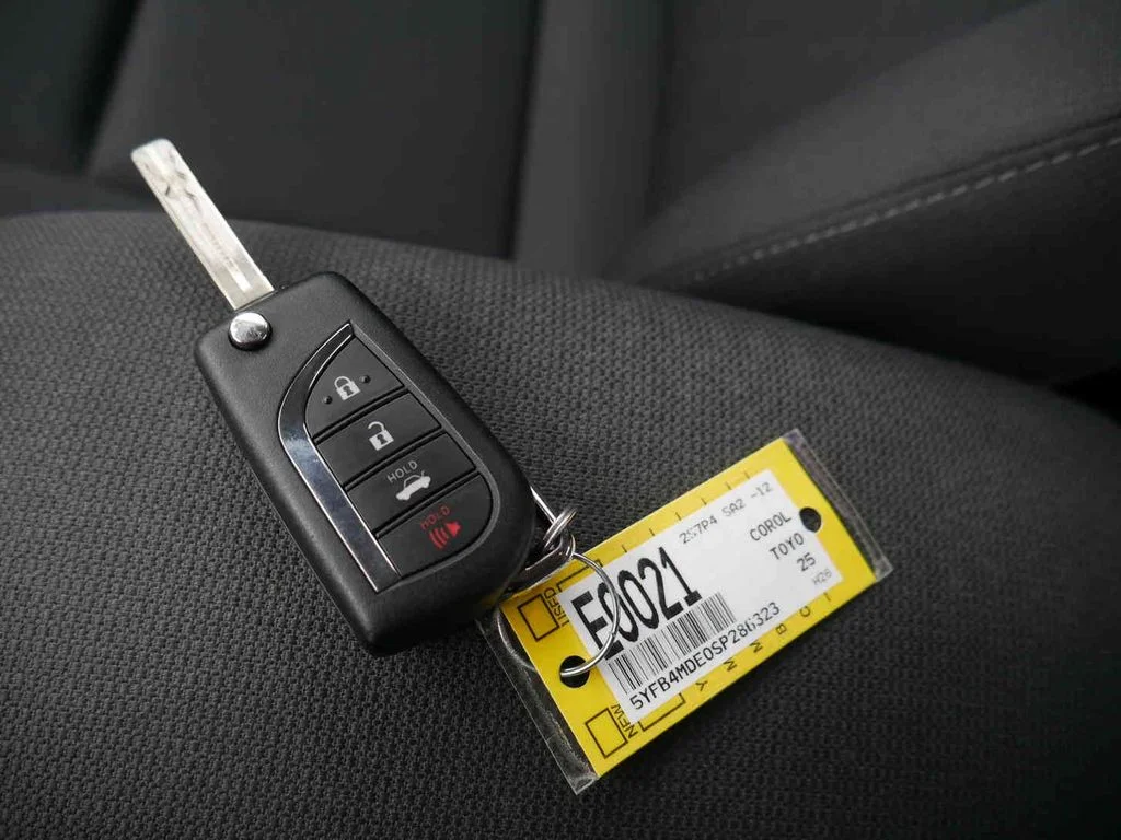 Used 2025 White Toyota LE image 23