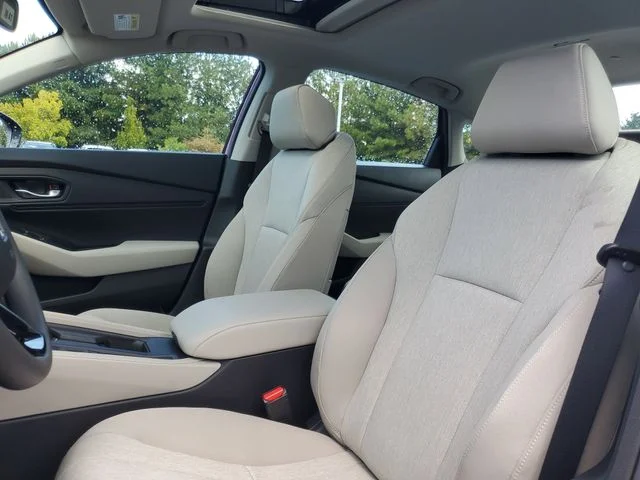 2025 Honda Accord SE - Photo 12