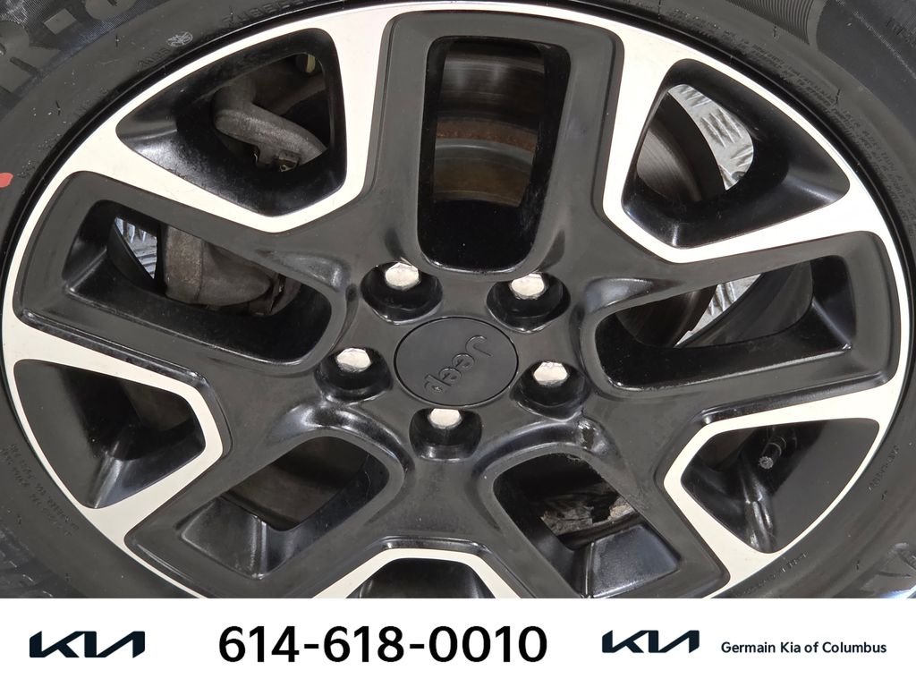 Used 2020 Red Jeep Trailhawk image 13