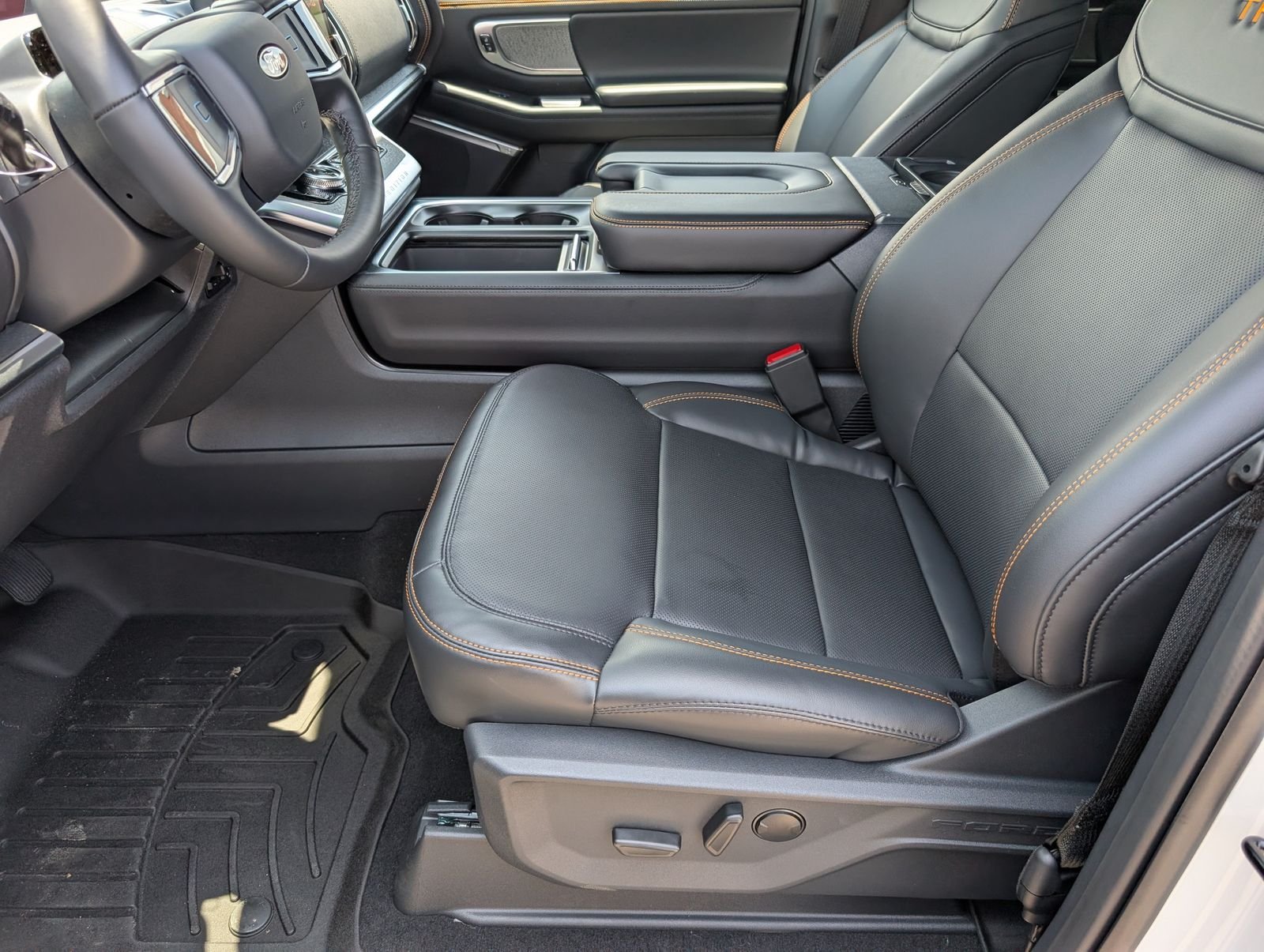 New 2026 Star White Metallic Tri-Coat Ford Tremor image 14