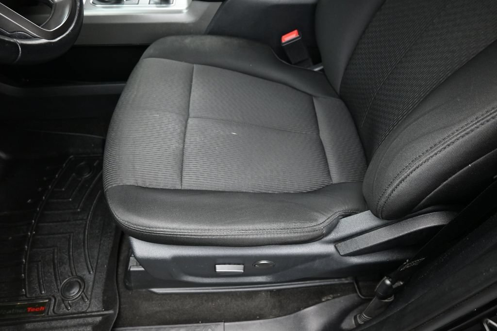 Used 2020 Black Ford XLT image 10
