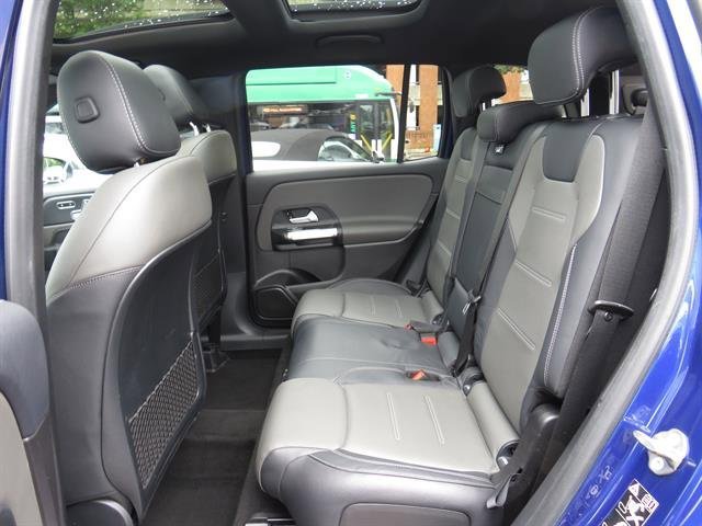 Used 2020 Galaxy Blue Metallic Mercedes-Benz GLB 250 image 11