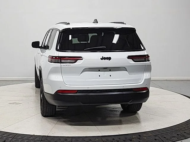 Used 2024 White Jeep Altitude X image 7