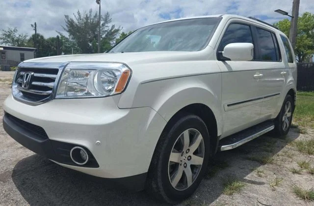 2015 Honda Pilot 2WD Touring w/RES & Navigation's photo
