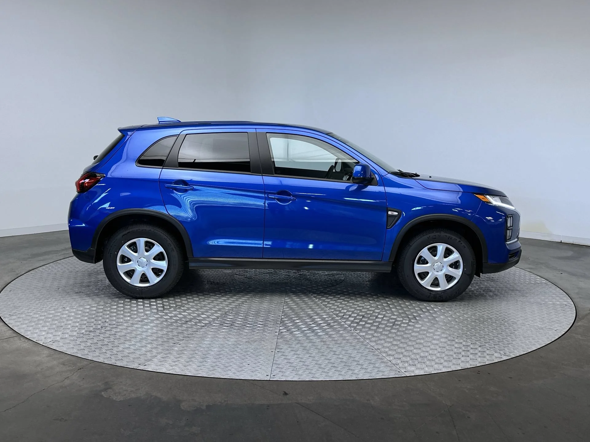 New 2026 Octane Blue Metallic Mitsubishi S image 10