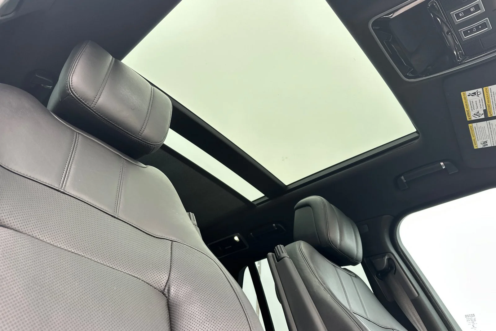 Certified Used 2019 Black Land Rover 5.0L V8 Supercharged image 19