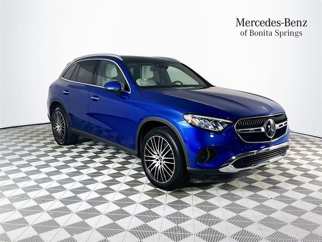 2026 Mercedes-Benz GLC GLC 300's photo