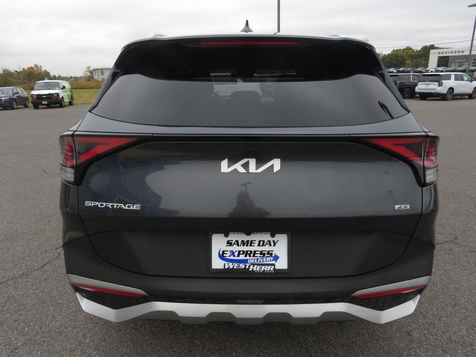 Used 2024 Gravity Gray Kia EX image 10