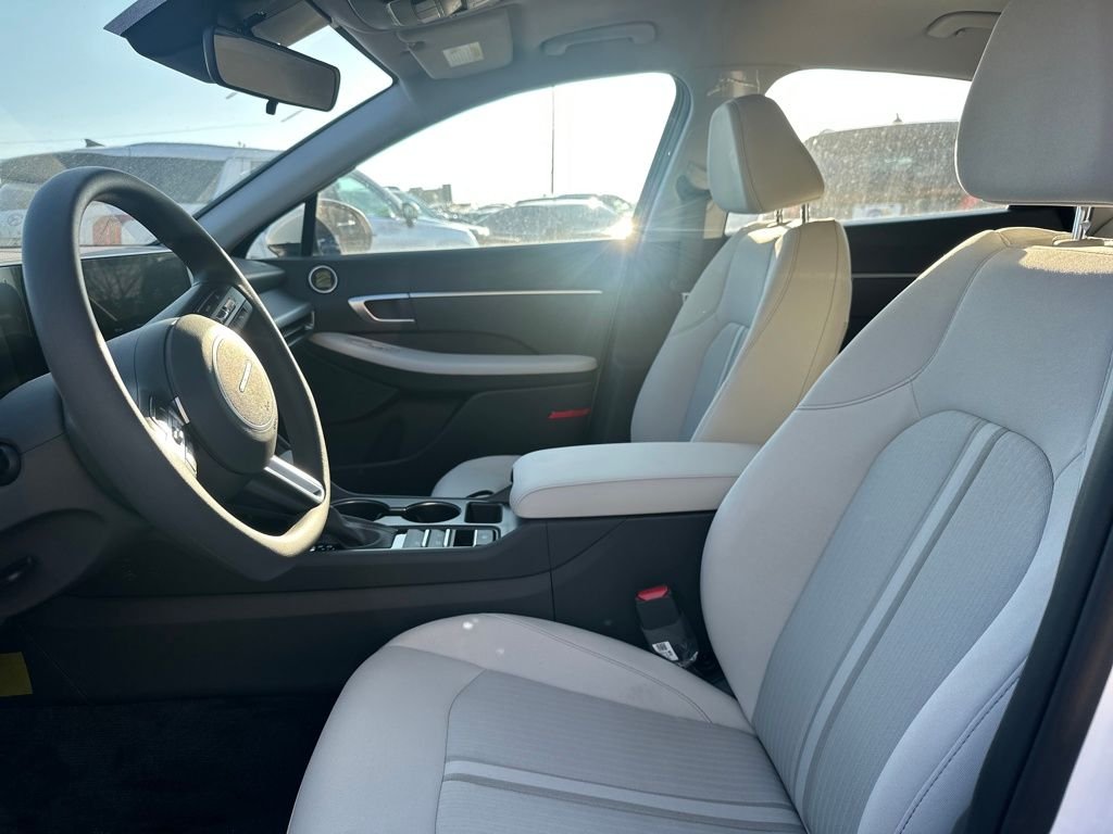 Used 2026 Serenity White Hyundai SE image 16