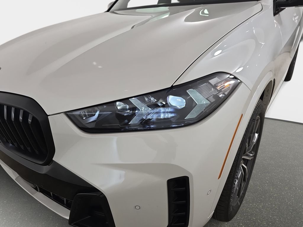 New 2026 Mineral White Metallic BMW xDrive40i image 33