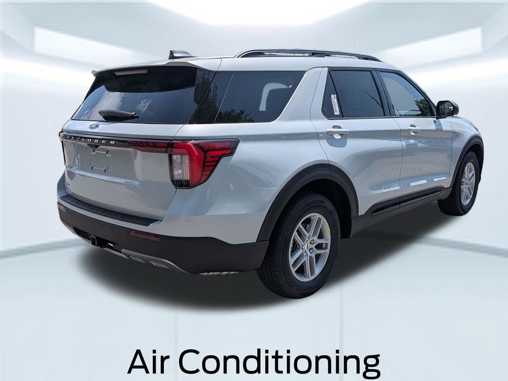 New 2026 Space White Metallic Ford Active image 7