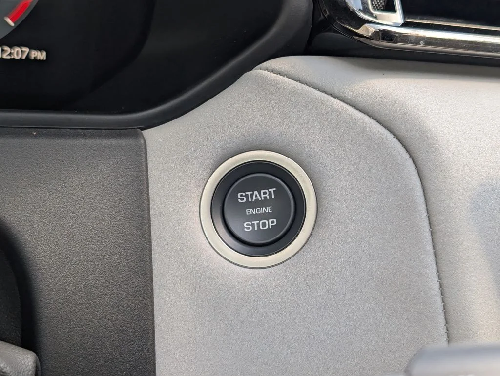 Certified Used 2025 Gray Land Rover Dynamic SE image 13