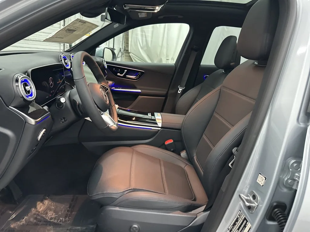 Used 2026 Silver Mercedes-Benz GLC 300 image 14
