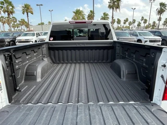 Used 2025 Summit White Chevrolet LT image 29