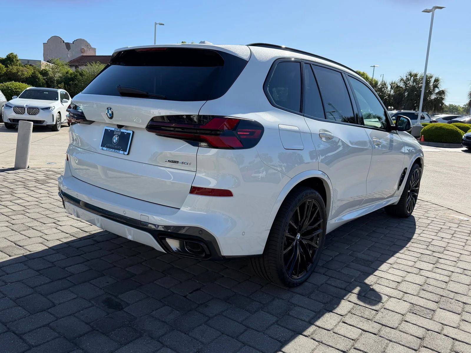 New 2026 Mineral White Metallic BMW xDrive40i image 9