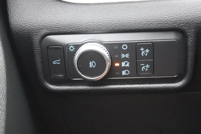 Used 2021 Silver Ford XLT image 18