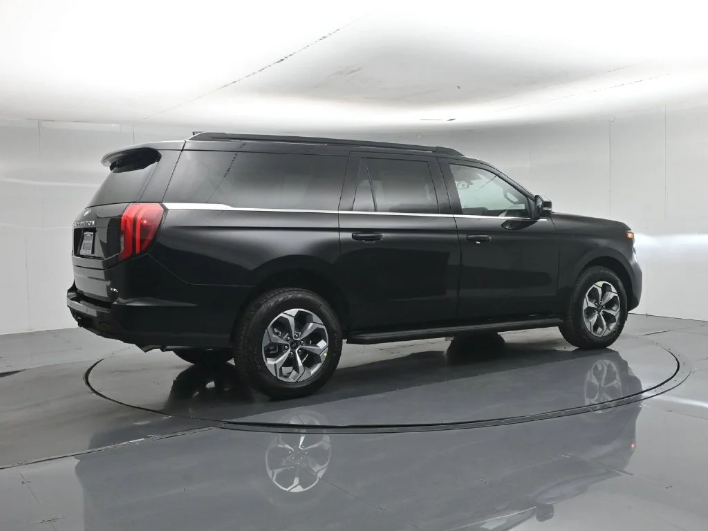 New 2027 Agate Black Metallic Ford Active image 31