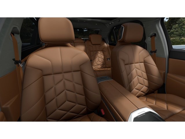 New 2027 Vancouver Green Metallic BMW 740 image 11