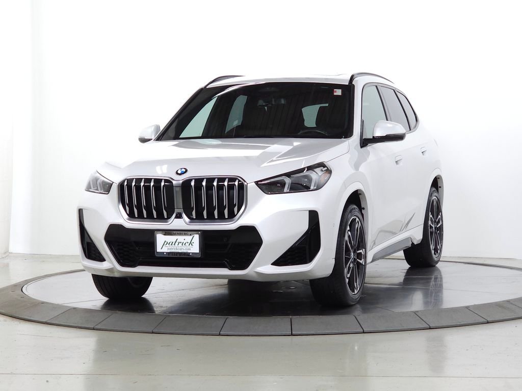 Used 2023 White Metallic BMW xDrive28i image 3