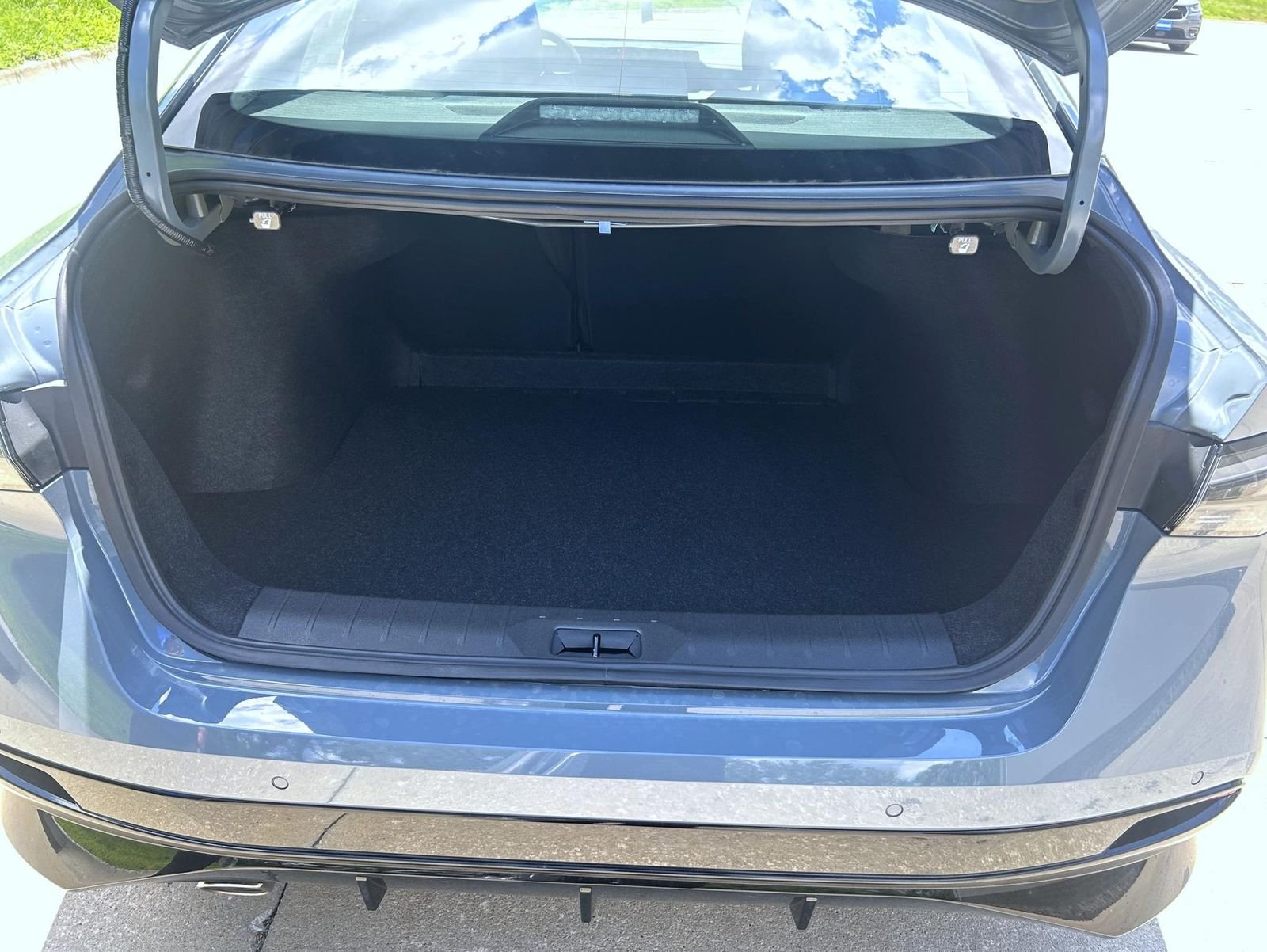 New 2026 Atlantic Gray Metallic Nissan SR image 21