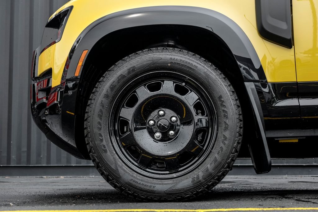 New 2026 Deep Sandglow Yellow Land Rover Trophy Edition image 4