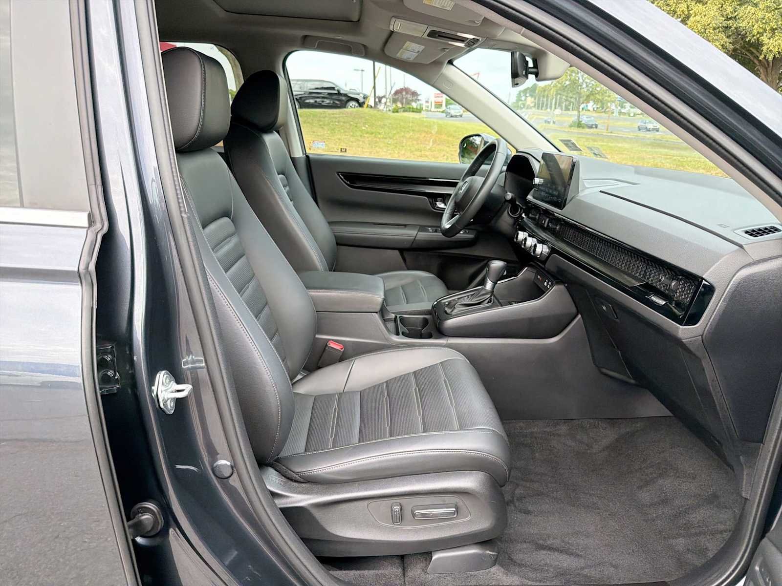 Certified Used 2025 Meteorite Gray Metallic Honda EX-L image 15