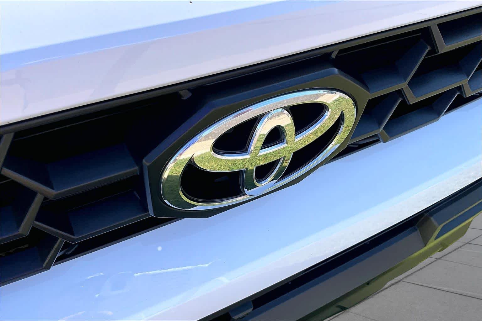 Used 2026 Ice Cap Toyota TRD Off Road image 28