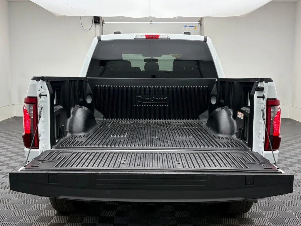 Used 2024 Oxford White Ford XLT image 8