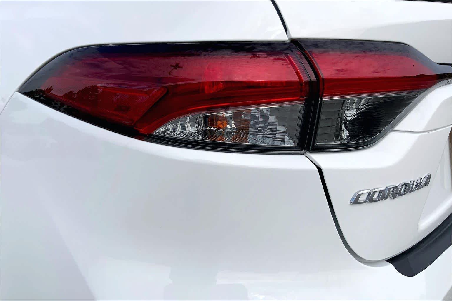 Used 2026 Ice Cap Toyota XSE image 28