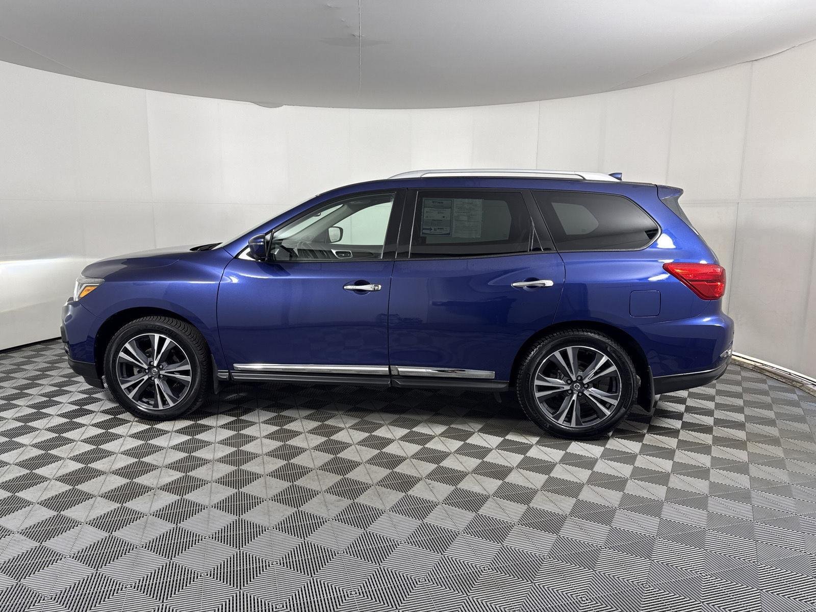 Used 2019 Caspian Blue Metallic Nissan Platinum image 4