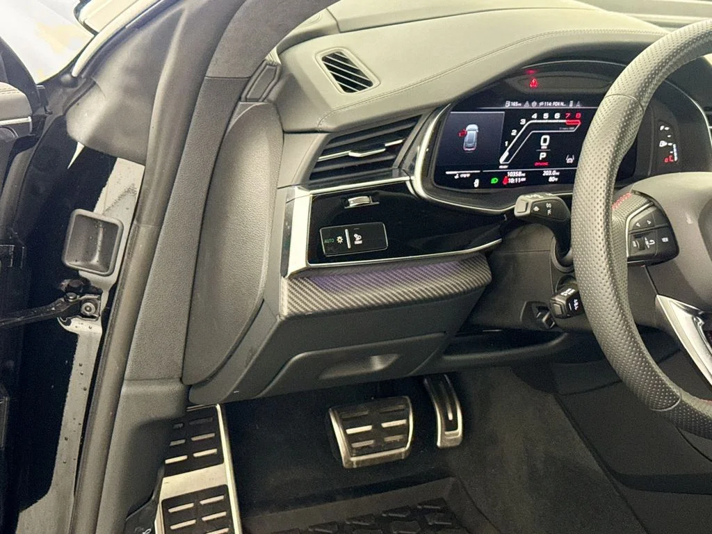 Used 2024  Audi 4.0T image 10
