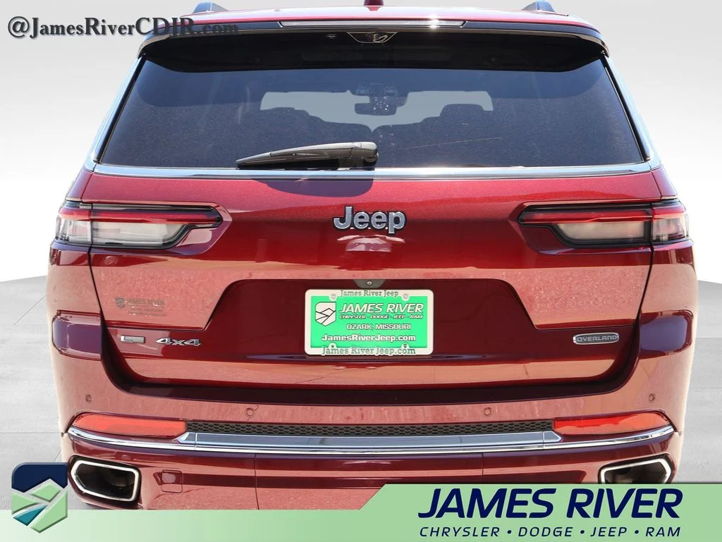 Used 2022 Red Jeep Overland image 4