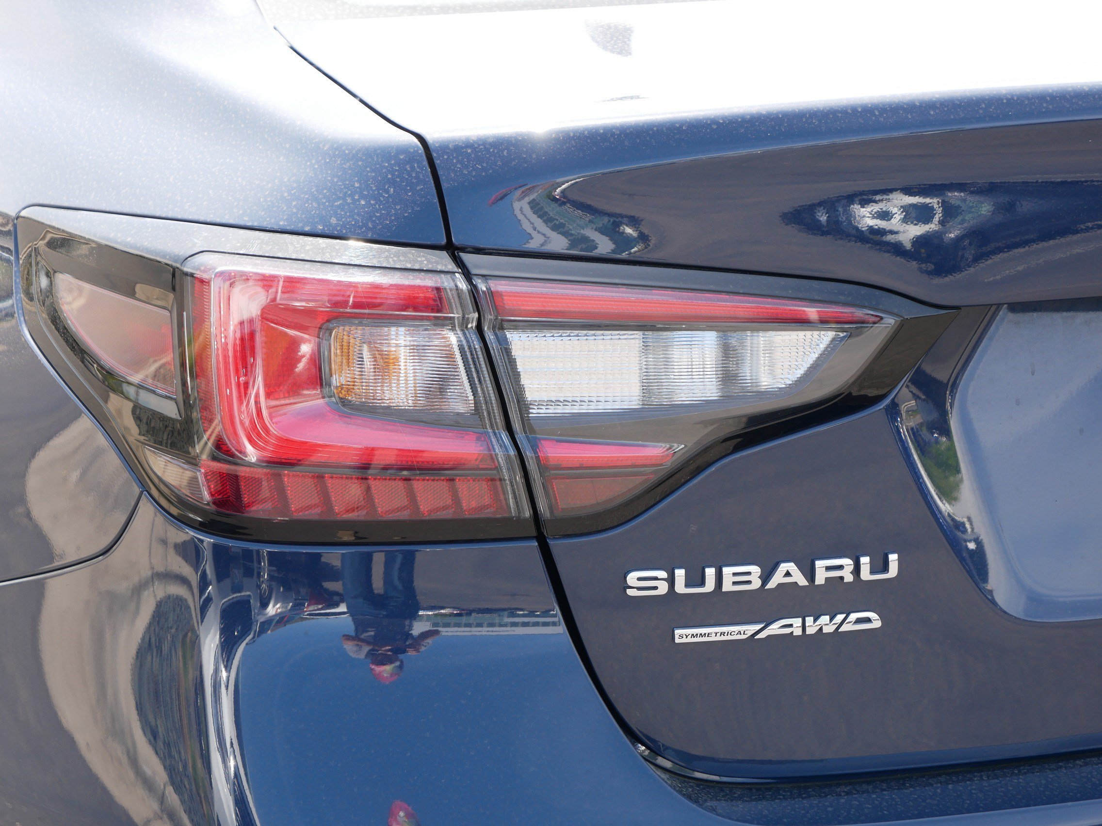 Used 2025 Cosmic Blue Pearl Subaru Premium image 17