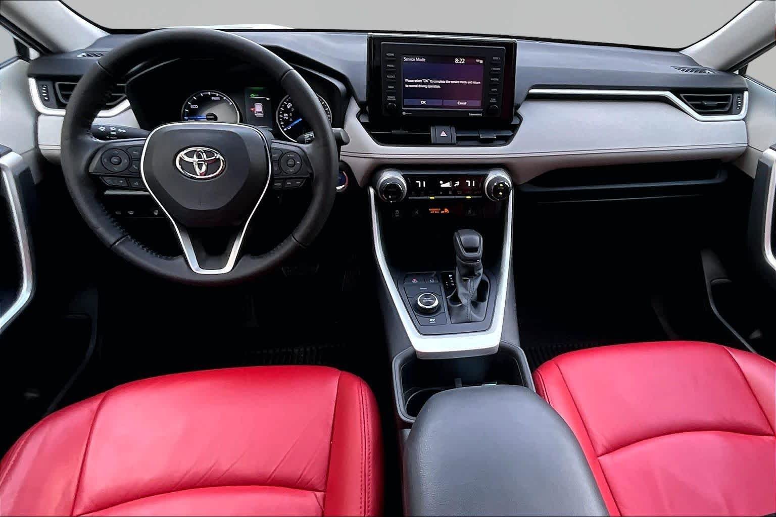 Used 2022 White Toyota Hybrid XLE image 16