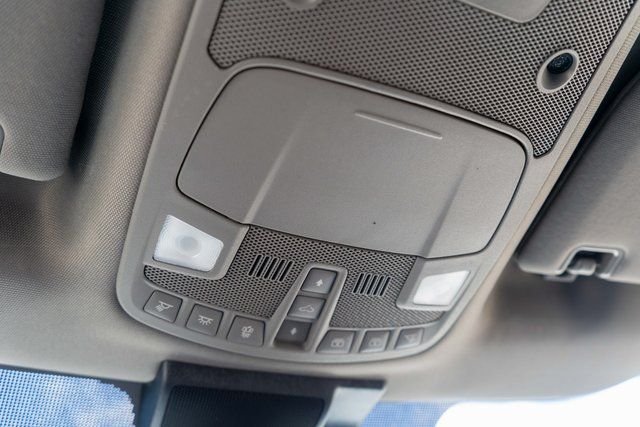 Used 2020 White Ford Lariat image 33