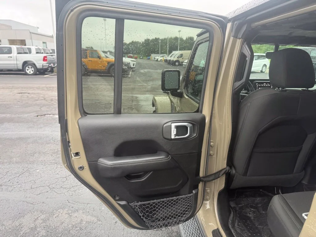 Used 2020 Green Jeep Overland image 43